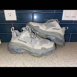 BALENCIAGA triple s clear grey